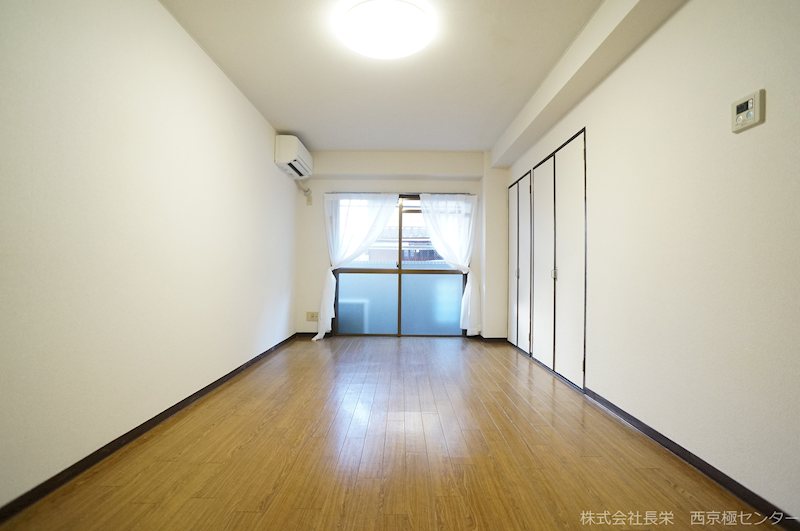 居室・リビング　※同建物・別号室の参考写真です
