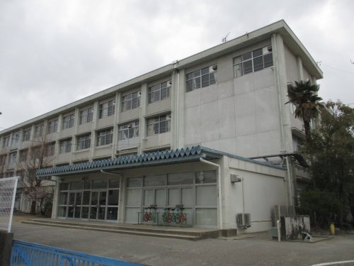 小学校　長森西小学校（小学校）まで873m