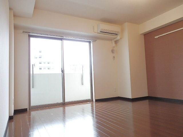 居室・リビング　明るいお部屋です