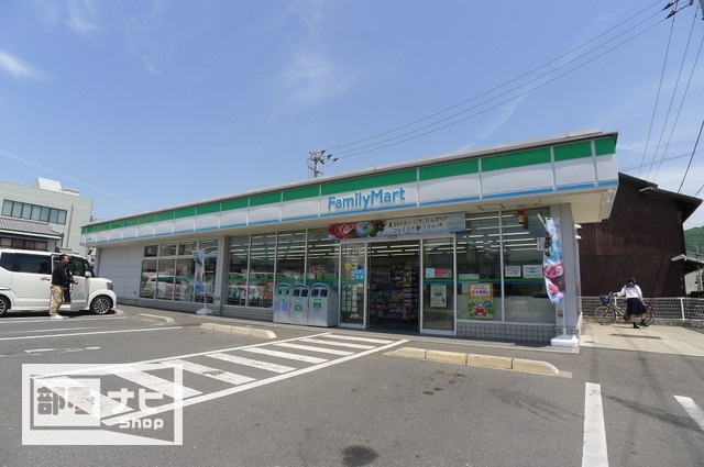 ドラックストア　くすりのレデイ坂出中央店（ドラッグストア）まで385m