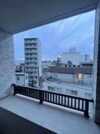 バルコニー　（別タイプ参考写真）エストゥルースプラス西日暮里　荒川区西日