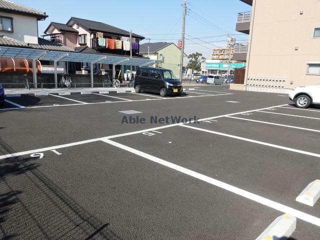 駐車場　駐車場