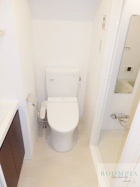 トイレ　※同タイプの別のお部屋です。