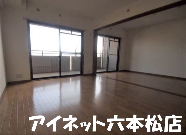 居室・リビング　広々としていいですね。