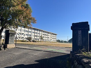 中学校　関市立小金田中学校（中学校）まで515m