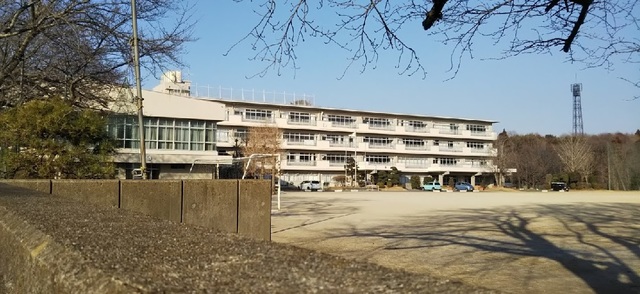 中学校　守谷市立愛宕中学校（中学校）まで942m