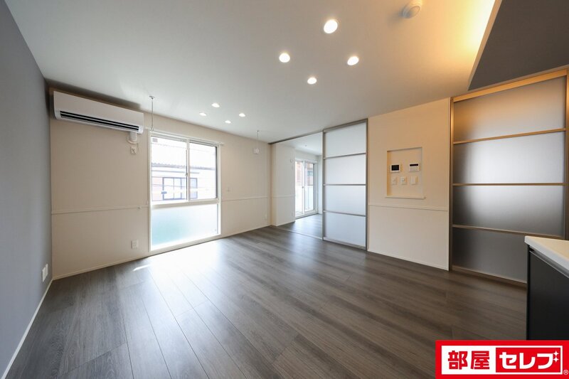 セレスティア唐山町の居間写真