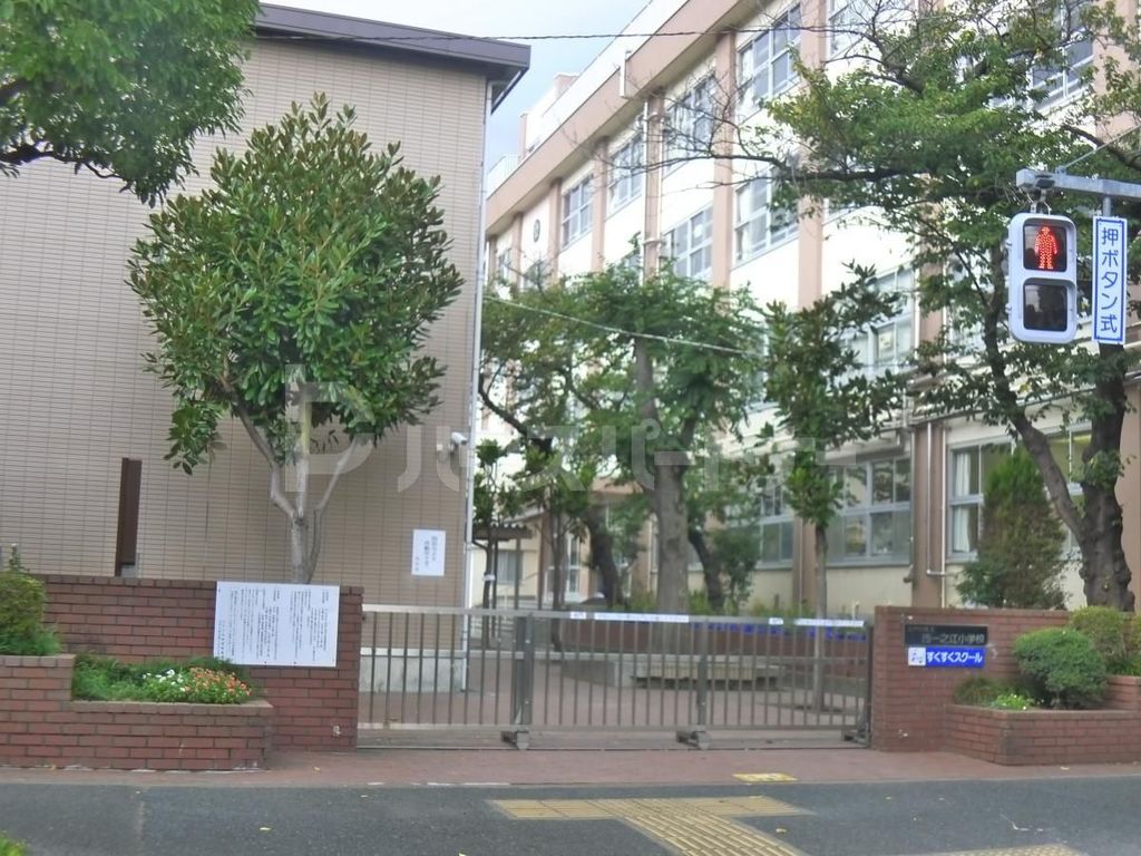 小学校　江戸川区立西一之江小学校（小学校）まで190m
