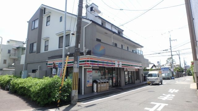コンビニ　セブンイレブン豊中蛍池中町店（コンビニ）まで668m
