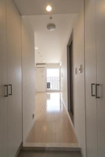 玄関　※写真は同タイプ住戸です。