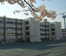 小学校　第二辰巳小学校（小学校）まで869m