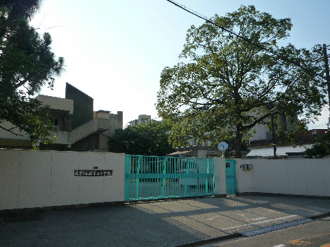 小学校　枚方市立樟葉西小学校（小学校）まで707m