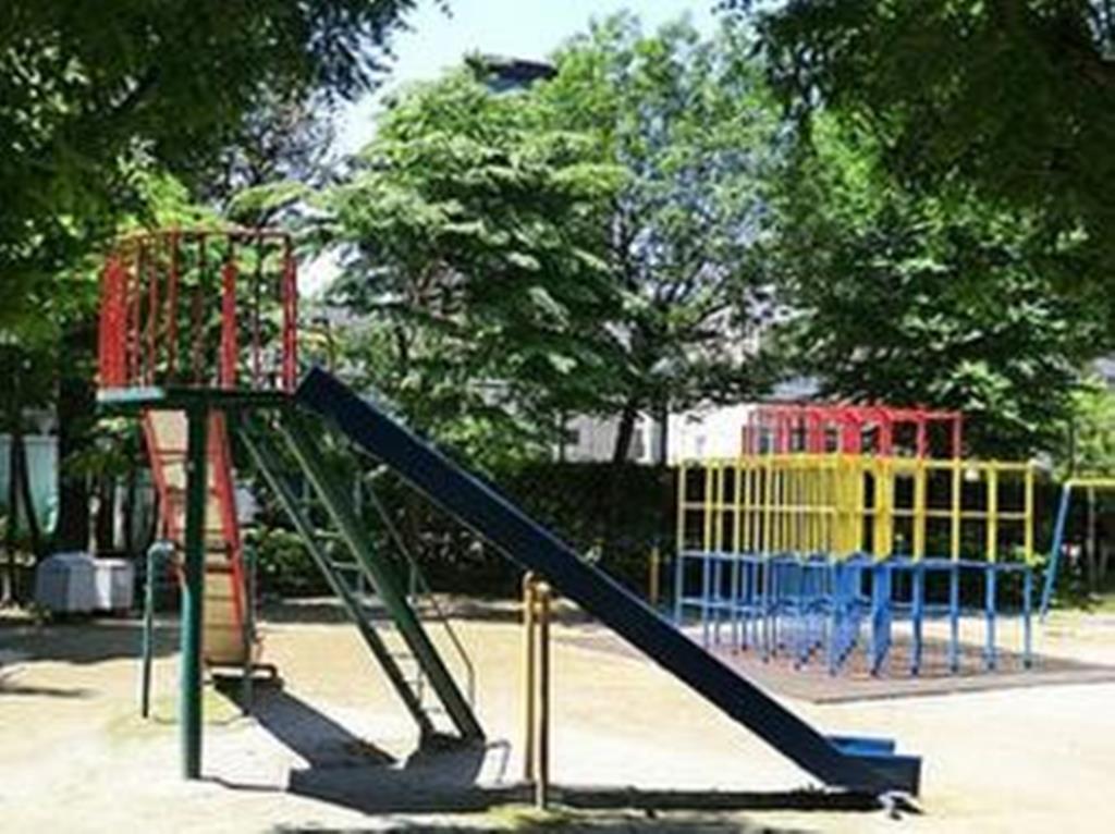 公園　六本木西公園（公園）まで767m