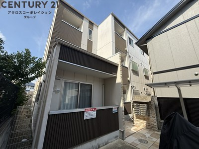 建物外観　オートロックで外部の人間が簡単に出入りできないため安心です。