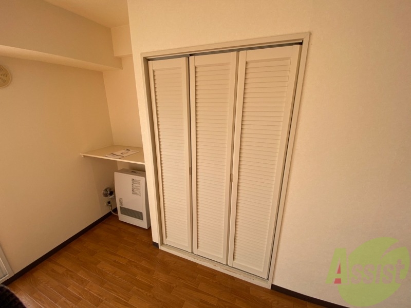 収納　寝室の収納です。部屋がすっきり片付きます。