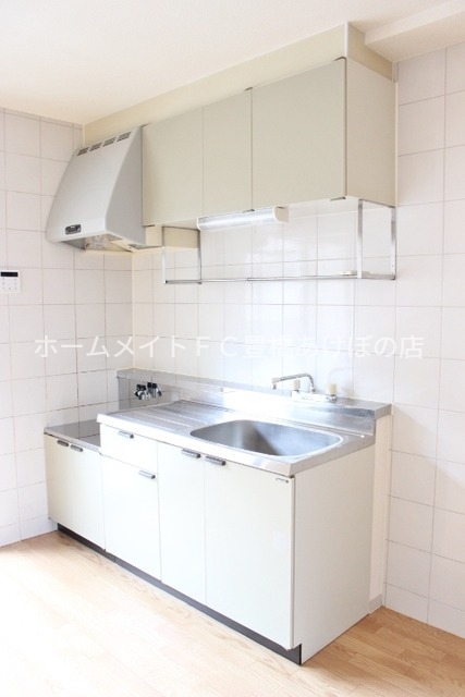 キッチン　同型別部屋写真（反転）