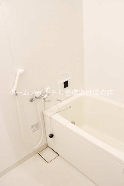 バス・シャワールーム　同型別部屋写真（反転）