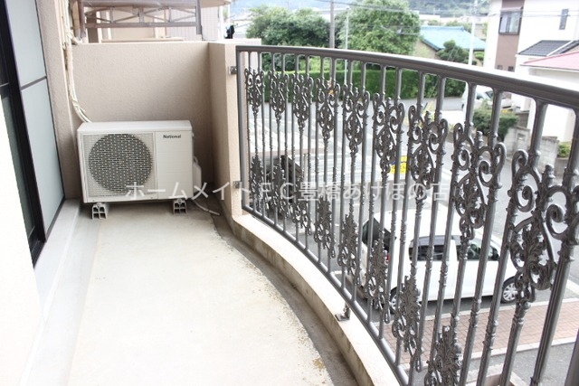 バルコニー　同型別部屋写真（反転）