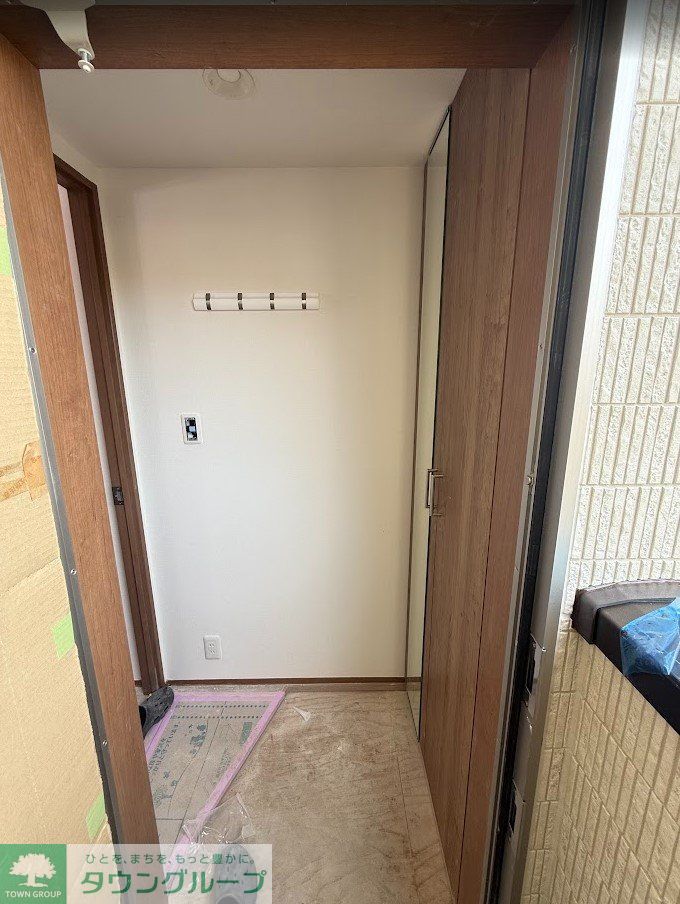 玄関　建築中