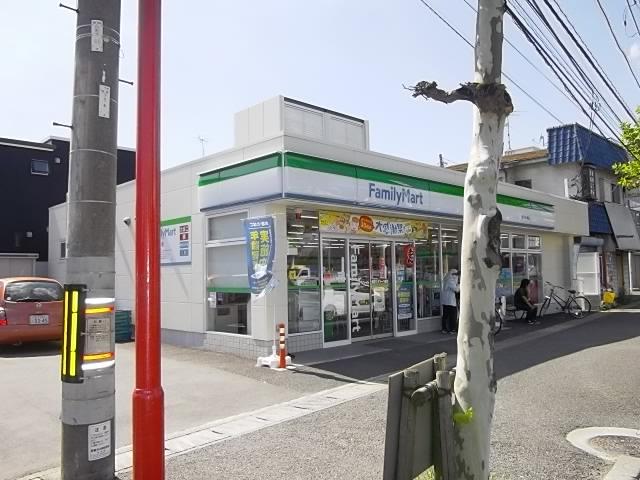 コンビニ　ファミリーマート大洲店（コンビニ）まで635m