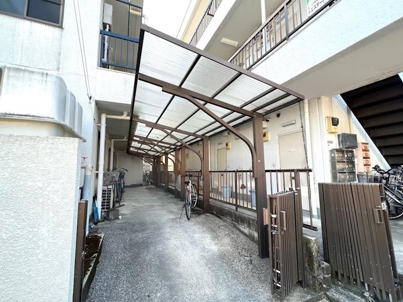 その他共有部分　屋根付きの駐輪場