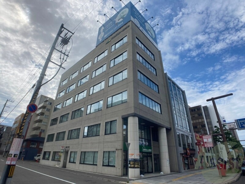 郵便局　札幌南一条中郵便局（郵便局）まで363m