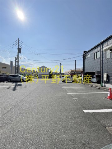 駐車場　駐車場があるので、車を買う予定の方も安心です
