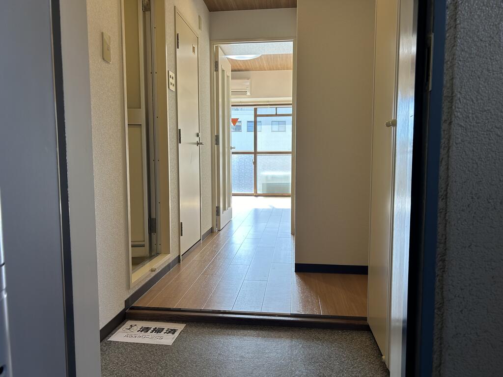 セレーノ井田の玄関写真