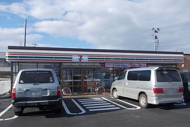 コンビニ　セブンイレブン八戸八太郎店（コンビニ）まで70m