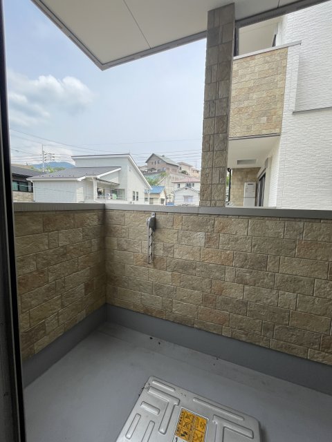 バルコニー　同物件別室の写真です。