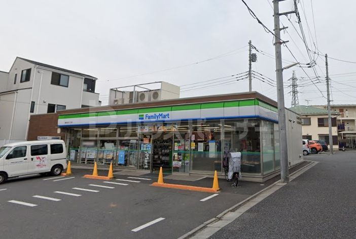 コンビニ　ファミリーマート練馬北町七丁目店（コンビニ）まで210m
