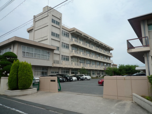 中学校　岡山市立福浜中学校（中学校）まで623m
