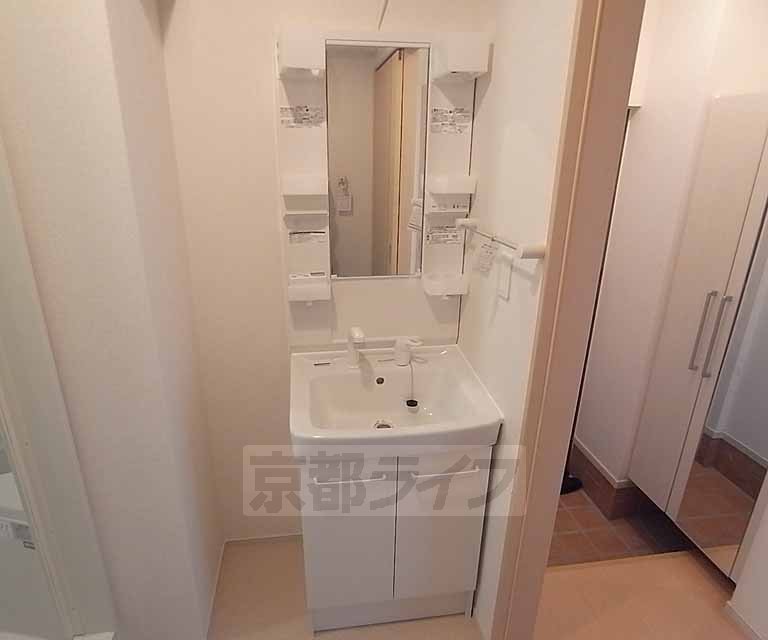 その他設備　独立洗面台です。