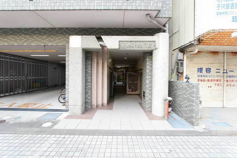 ホリホックイン八幡の外観写真