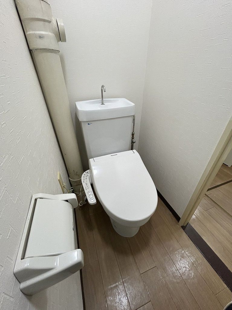 トイレ　トイレ（温水洗浄機能付暖房便座）