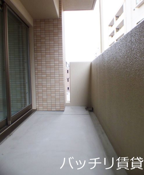 バルコニー　写真は別号室の為、現状優先になります。