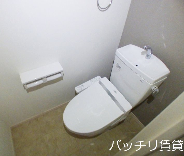 トイレ　写真は別号室の為、現状優先になります。