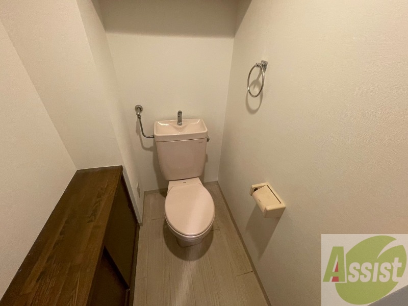 トイレ　こちらはトイレです。清潔感があり、安心して使用できます。