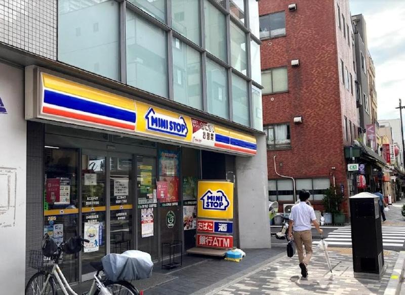 コンビニ　ミニストップ（コンビニ）まで350m