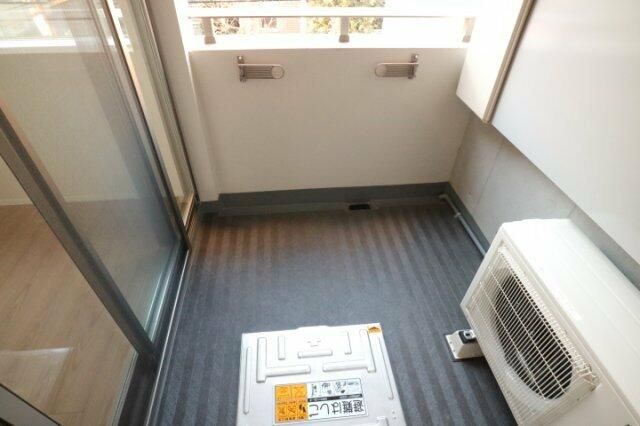 バルコニー　開放的で明るい空間を演出してくれるバルコニーです