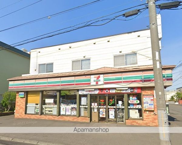 コンビニ　セブンイレブン（コンビニ）まで374m
