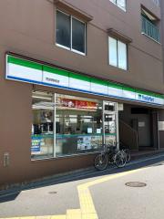 コンビニ　ファミリーマート 日本生命病院店（コンビニ）まで432m