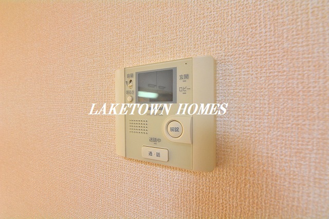 セキュリティ　来訪者の確認が出来るモニター付インターホンです。