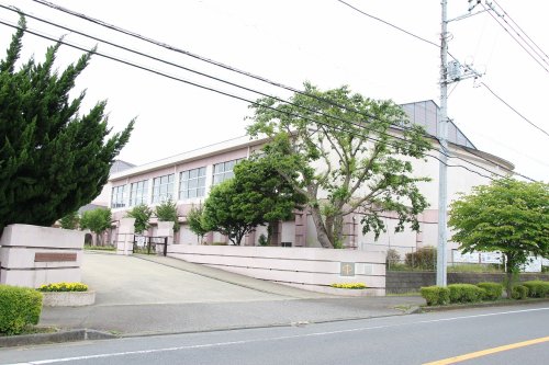 中学校　龍ケ崎市立中根台中学校（中学校）まで1157m