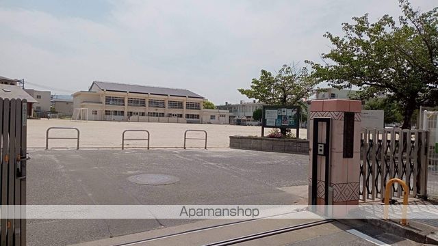 小学校　春日市立小学校春日北小学校（小学校）まで495m