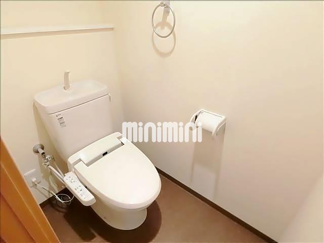 トイレ　温水洗浄機能付きのトイレです。