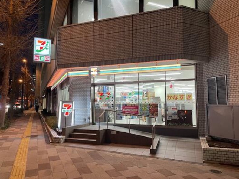 コンビニ　セブンイレブン芝2丁目金杉橋店（コンビニ）まで311m