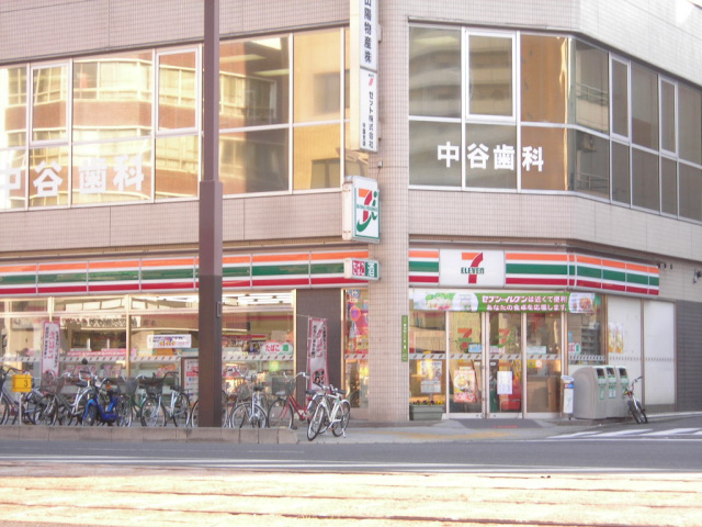 コンビニ　セブンイレブン広島横川2丁目店（コンビニ）まで110m