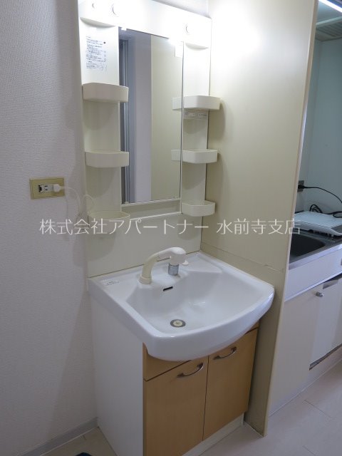 洗面設備　独立洗面台付き！