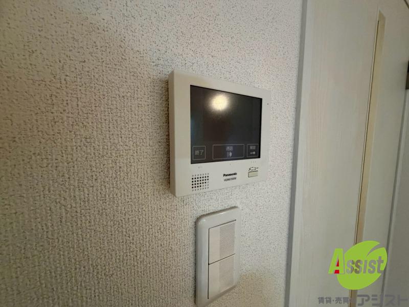セキュリティ　ＴＶモニター付インターホンです。来客者の顔が見えるので安心！